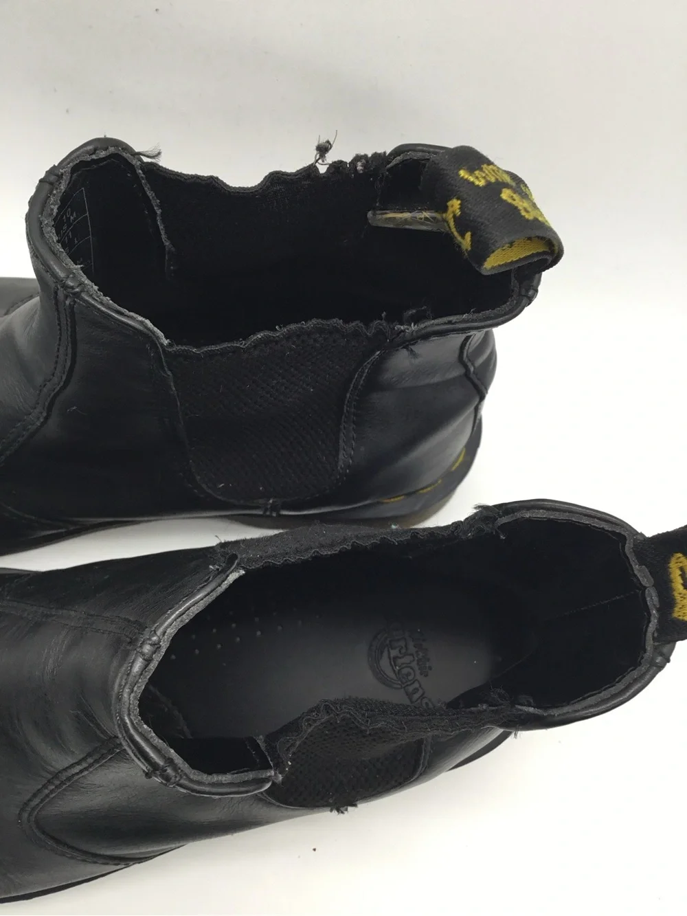 Dr. Marten’s Black 2976 Chelsea Boots UNISEX